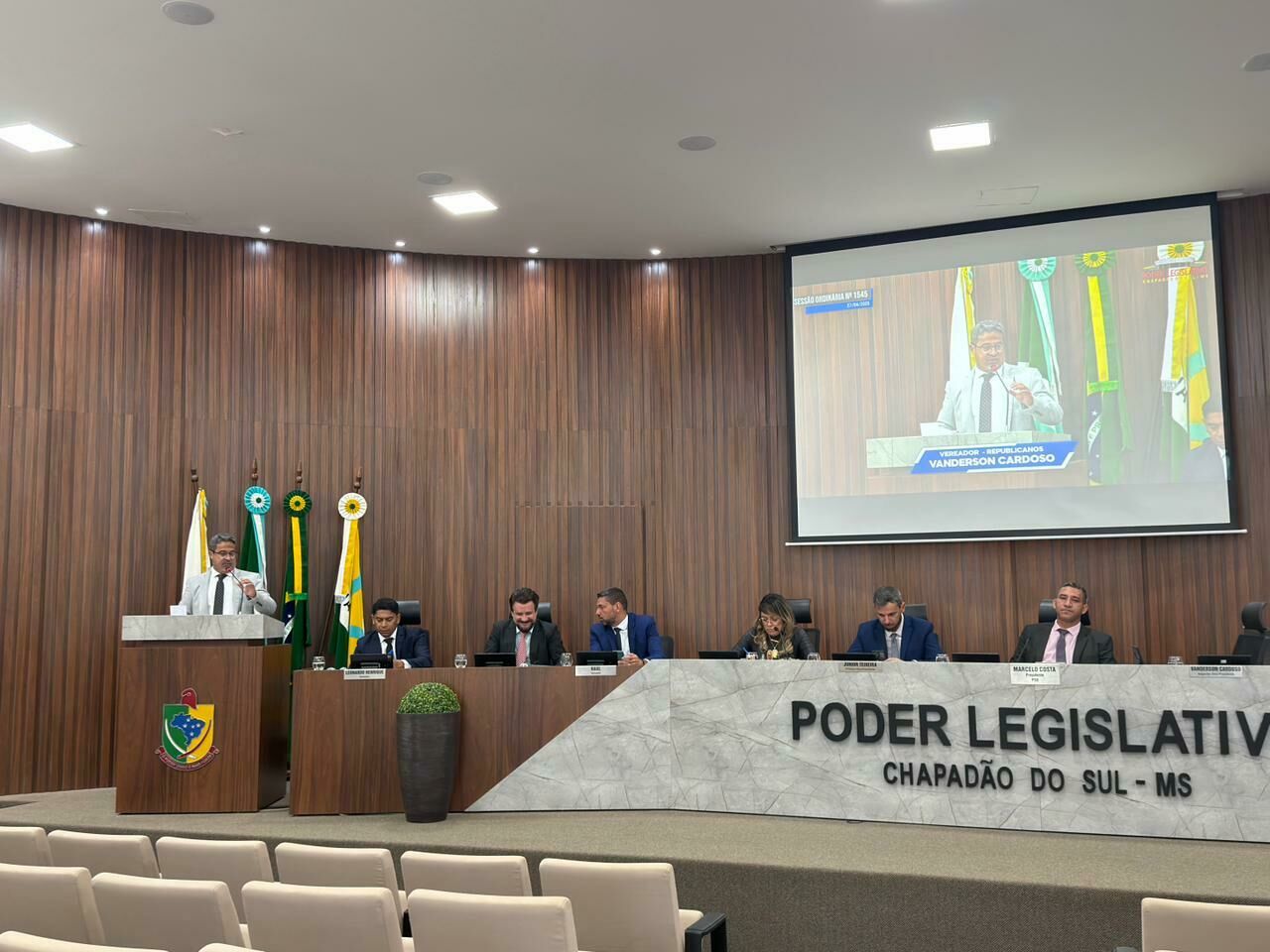 Imagem de compartilhamento para o artigo Prefeito Walter Schlatter ataca vereadores em áudio e provoca reação por respeito e pagamento de emendas atrasadas da MS Todo dia